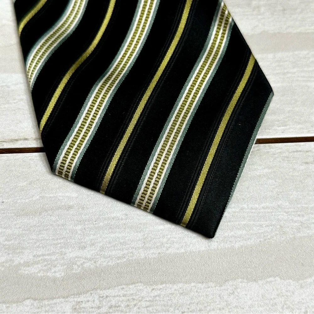 Geoffrey Beene Black Gold Striped 100% Silk New Orleans Saints Colors Power Tie